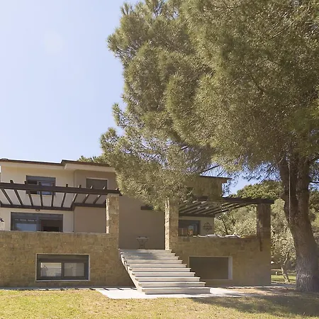 Apollo Beachfront House In #feelslikehome Pefkochori