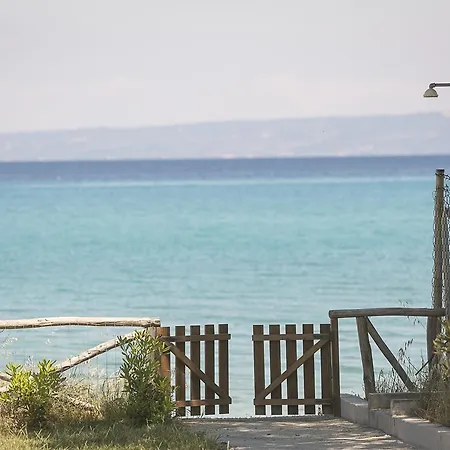 Apollo Beachfront House In #feelslikehome Pefkochori