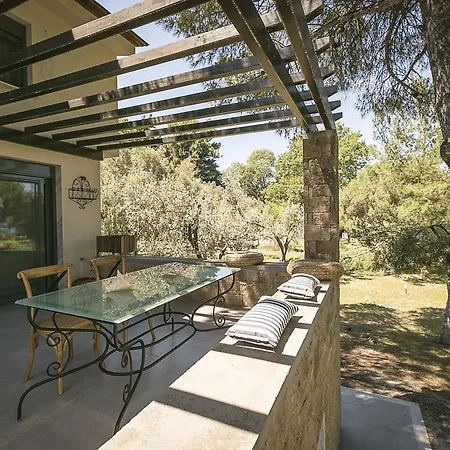 Apollo Beachfront House In #feelslikehome Dom wakacyjny *