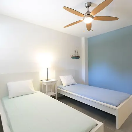 Apollo Beachfront House In #feelslikehome Dom wakacyjny
