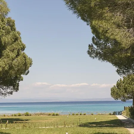 Apollo Beachfront House In #feelslikehome *