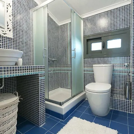 Сasa de vacaciones Apollo Beachfront House In #feelslikehome Pefkochori