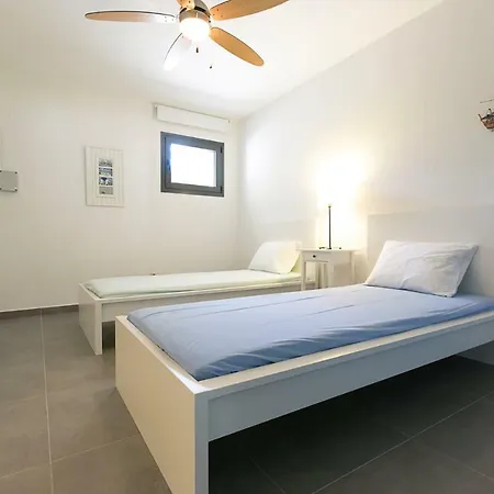 Apollo Beachfront House In #feelslikehome Dom wakacyjny